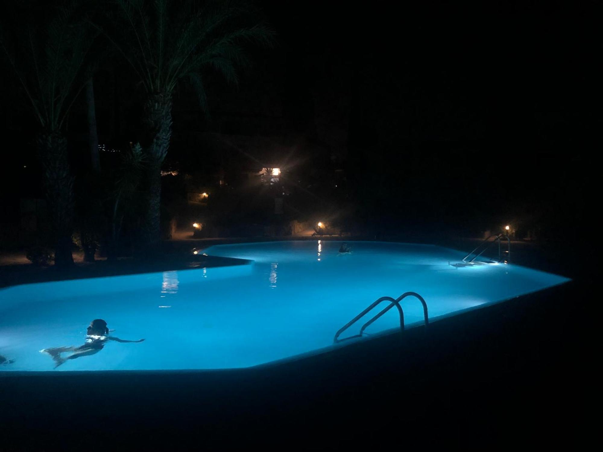 Newly Renovated- Regina Gardens 1, Venus 500 M, Sea&sunsets View, License Ooo7141 Apartment Paphos